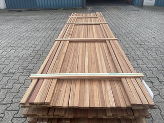 Ca. 75x Guyana Teak latten geschaafd, 20x40mm, lengte  34/300cm, 41/40